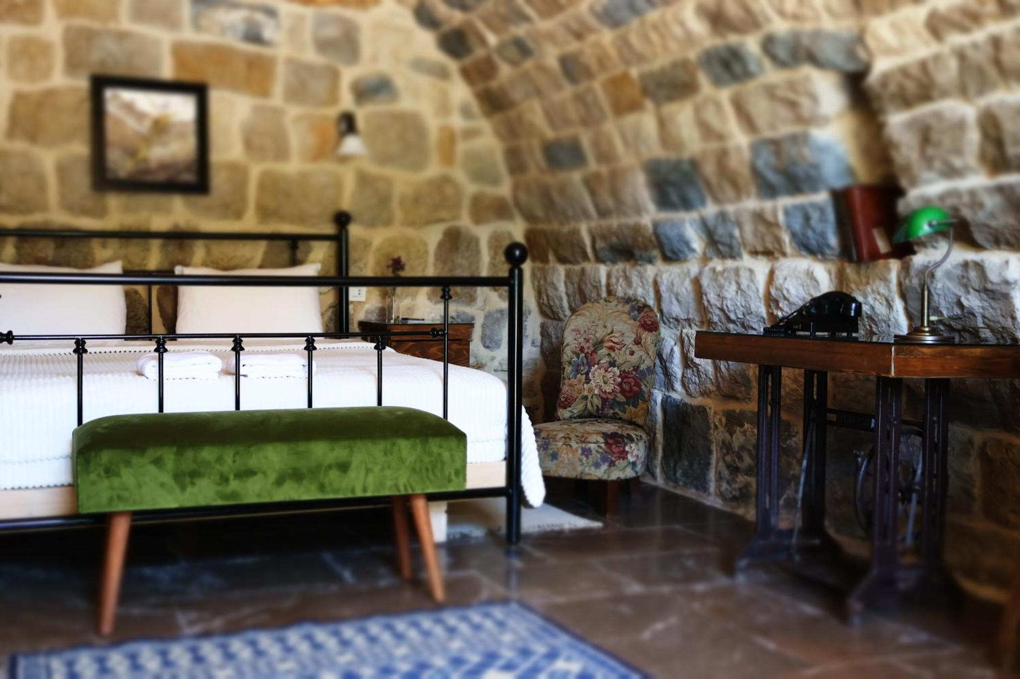 Stone Cellars Hotel Douma Exterior photo